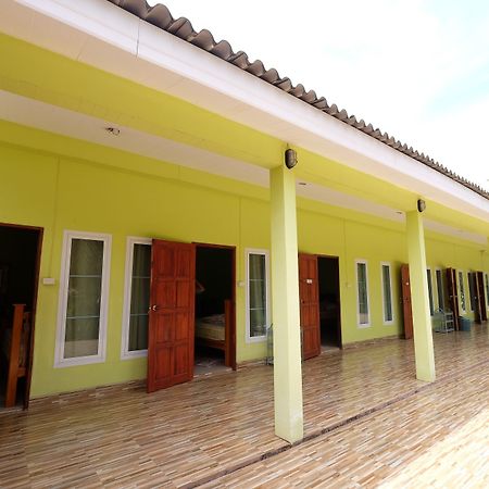 Saneha Homestay Sikao Exterior photo